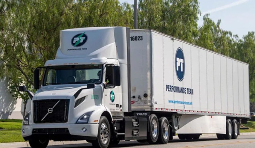 Maersk pondrá a rodar su flota eléctrica de Volvo en febrero