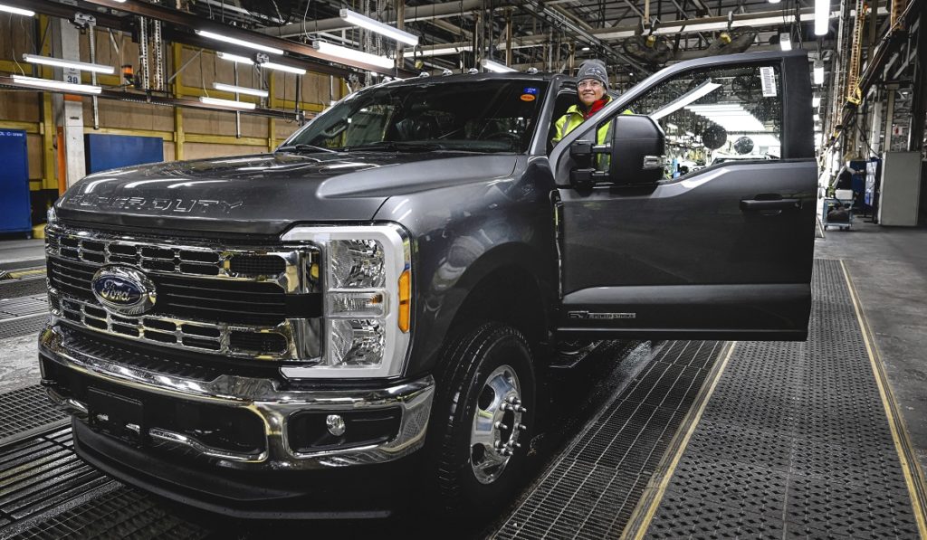 Ford-F-Series-Super-Duty-2023